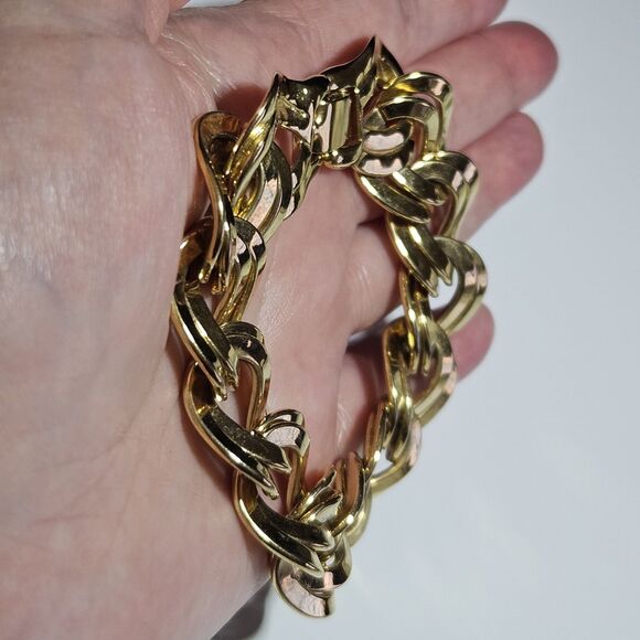 **Sale** VTG Monet Chain Bracelet Gold Tone Curb Link Classy Bold Statement 7.5" - Picture 3 of 16
